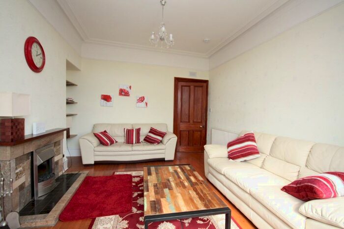 3 Bedroom Flat To Rent In Leslie Road, Hilton, Aberdeen, AB24