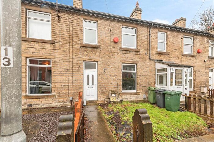 3 Bedroom Terraced House For Sale In Nettleton Road, Huddersfield, HD5