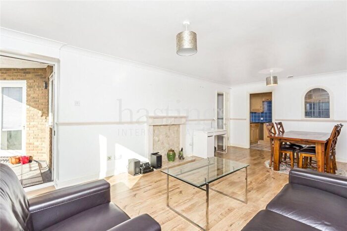 2 Bedroom Flat To Rent In Tudor Court, Princes Riverside Road, London, SE16