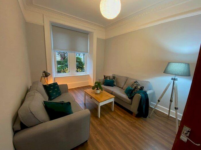 2 Bedroom Flat To Rent In Preston Street, Glasgow, G42