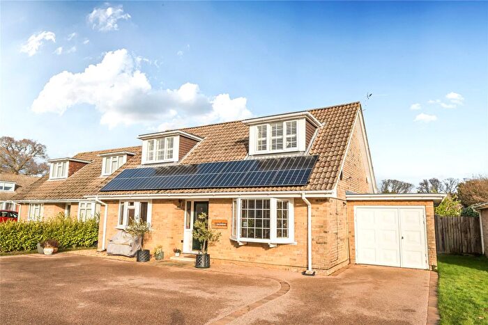 4 Bedroom Detached House For Sale In Little Dene Copse, Pennington, Lymington, Hampshire, SO41