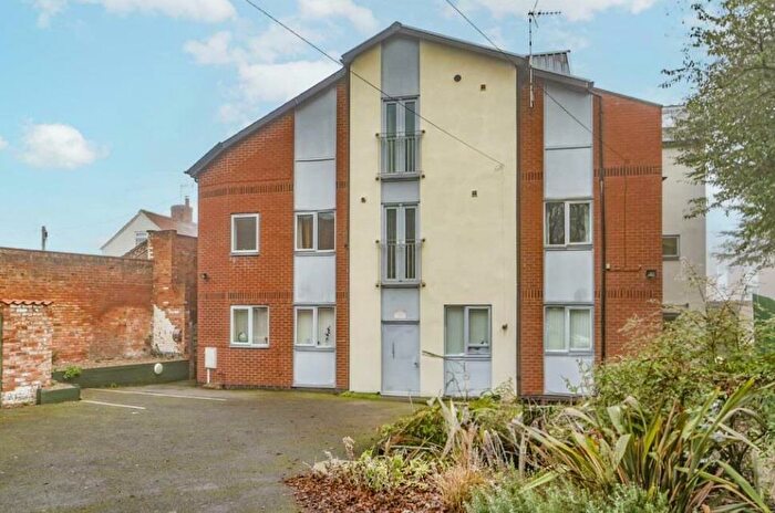 2 Bedroom Flat To Rent In Main Road, Radcliffe-On-Trent, NG12