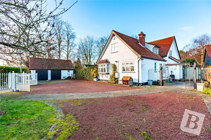 4 Bedroom Detached House For Sale In Dunmow Road, Fyfield, Ongar, Essex, CM5