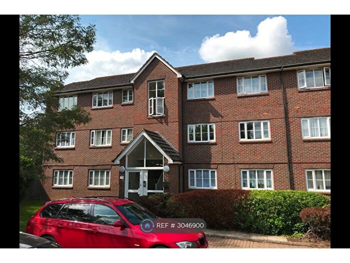 1 Bedroom Flat To Rent In Corfe Close, Borehamwood, WD6