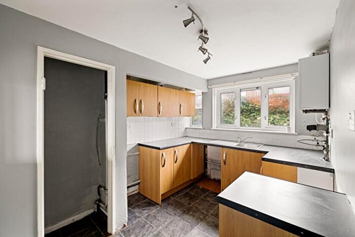 2 Bedroom Flat For Sale In Napier Road, Dover, CT16