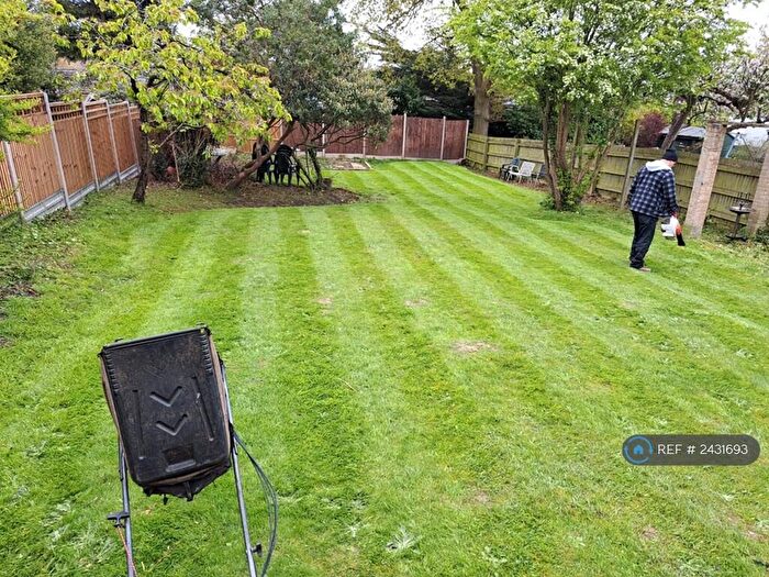 4 Bedroom Detached House To Rent In Bittacy Rise, London, NW7