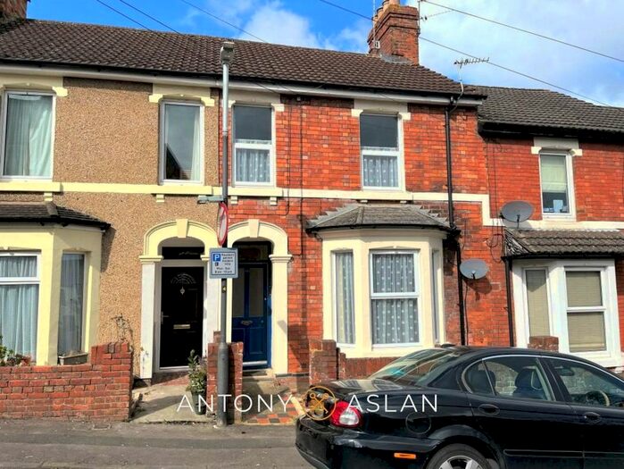 1 Bedroom Flat To Rent In Swindon Road, Old Town, Swindon, SN1