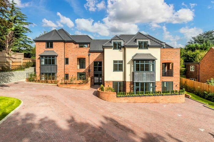 2 Bedroom Flat To Rent In Cheam Road, Cheam, SM2