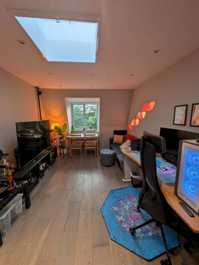 1 Bedroom Flat To Rent In Links Avenue, Mordon, London, SM4