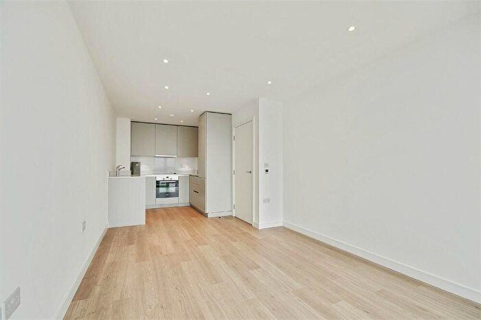 1 Bedroom Apartment For Sale In Pinnacle Apartments, Saffron Central Square, Croydon, CR0