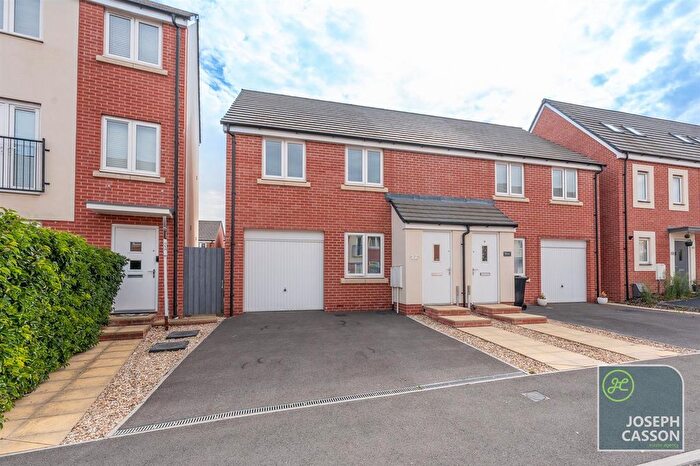 3 Bedroom Semi-Detached House For Sale In Brimley Grove, Bridgwater, TA6