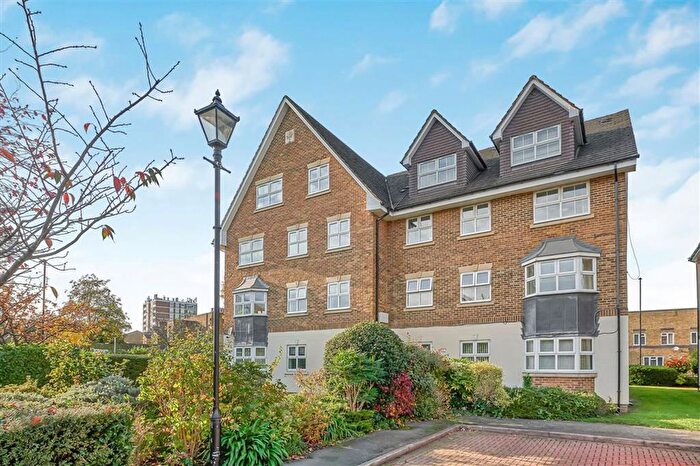 2 Bedroom Flat To Rent In Langton Road, Vauxhall, SW9