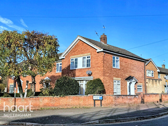 3 Bedroom Semi-Detached House For Sale In Newgate Street, Bingham, NG13
