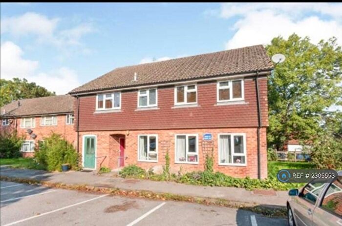 3 Bedroom Flat To Rent In Wrecclesham, Farnham, GU9
