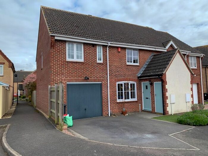 4 Bedroom Semi-Detached House To Rent In Rush Close, Bradley Stoke, Bristol, BS32