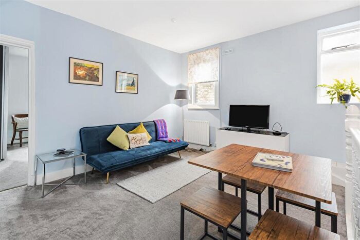 2 Bedroom Apartment For Sale In Okehampton Road, Kensal Rise, NW10