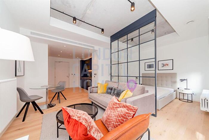 Apartment To Rent In Rendel House, Goodluck Hope Walk, London, E14