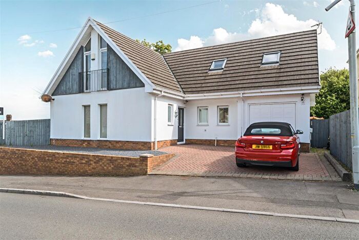 3 Bedroom Detached Bungalow For Sale In Bryn Road, Waunarlwydd, Swansea, SA5