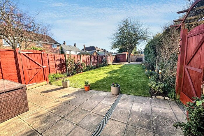 3 Bedroom Terraced Bungalow For Sale In Sturminster Marshall, BH21
