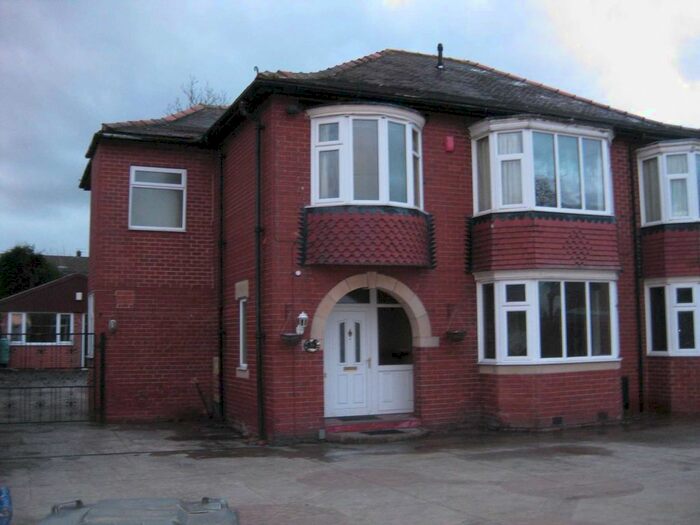 4 Bedroom Detached House To Rent In Bed Family Home - Broadway, Barnsley, S70