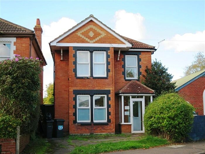 4 Bedroom Detached House To Rent In Bingham Road, Winton, Dorset, BH9