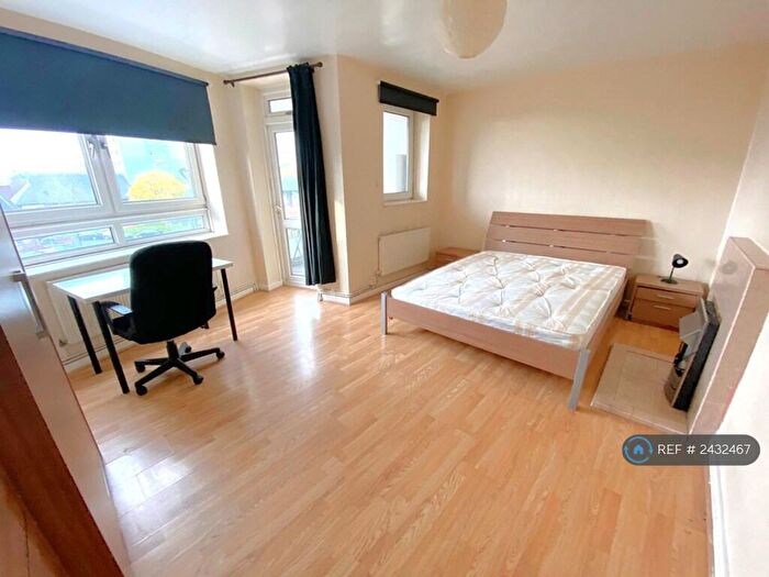 3 Bedroom Flat To Rent In Magnolia House, Deptford, SE8
