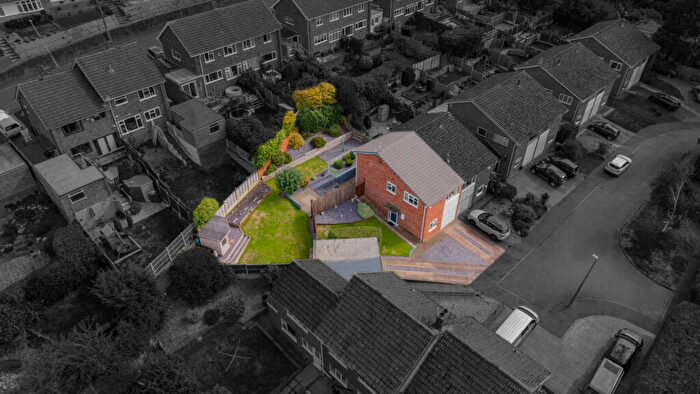3 Bedroom Semi-Detached House For Sale In Dunsley Drive, Wordsley, DY8