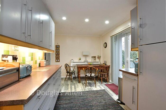 3 Bedroom Semi Detached House For Sale In Byron Way, Romford, Essex, RM3