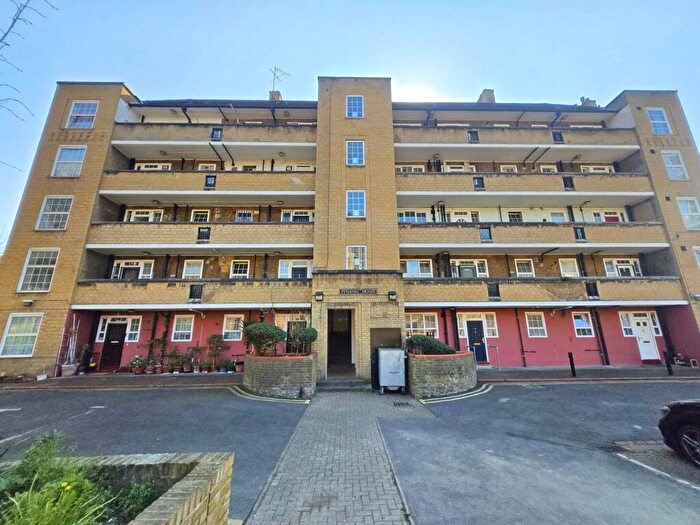 4 Bedroom Flat For Sale In Prusom Street, London, E1W