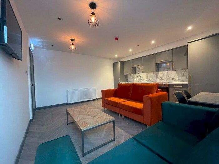 4 Bedroom Flat To Rent In Bridge View House, City Road, Newcastle Upon Tyne, NE1