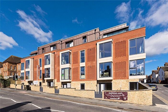 2 Bedroom Flat For Sale In Queens Place, Denzil Road, Guildford, GU2