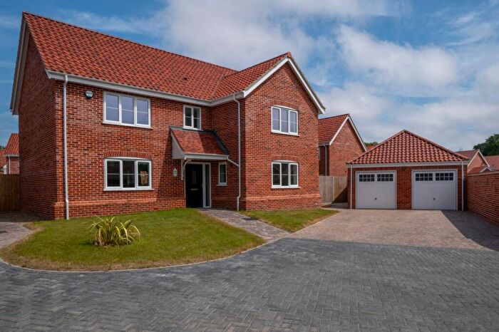 4 Bedroom Detached House For Sale In Lakeside, Hall Road, Blundeston, Lowestoft, NR32