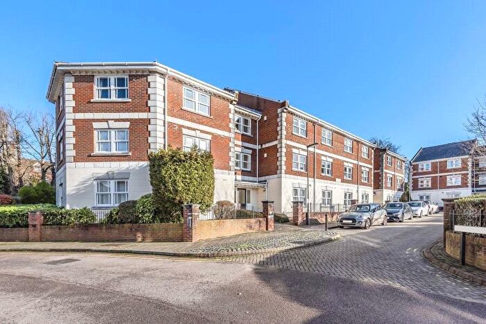2 Bedroom Flat For Sale In St. Lukes Square, Guildford, Surrey, GU1
