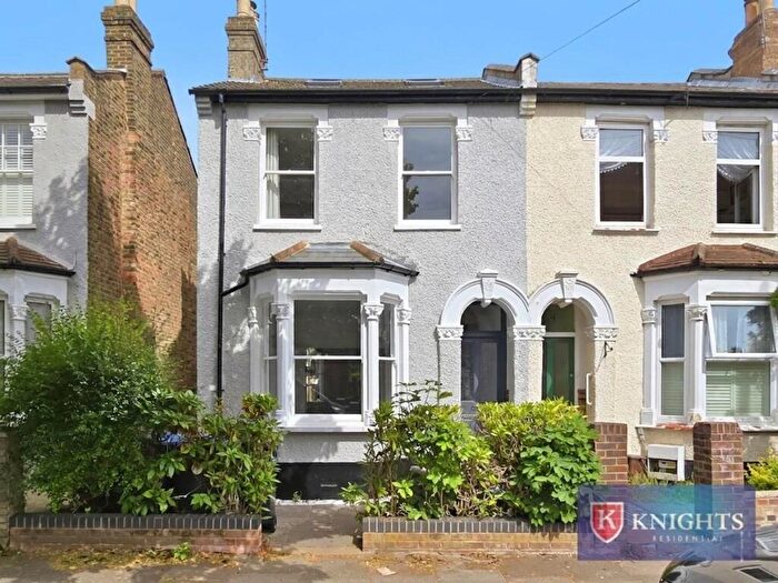 3 Bedroom House For Sale In Fotheringham Road, Enfield, EN1