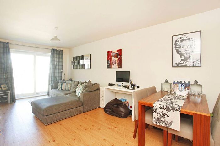 1 Bedroom Flat For Sale In Boulevard Drive, Colindale, London, NW9