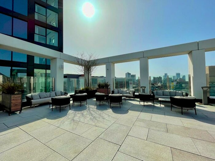 2 Bedroom Apartment To Rent In Angel Gardens, Manchester, M4