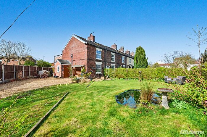 2 Bedroom Cottage For Sale In Norton Cottage, Preston Brook, WA7