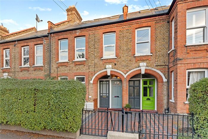 3 Bedroom Flat For Sale In Fleeming Road, Walthamstow, London, E17