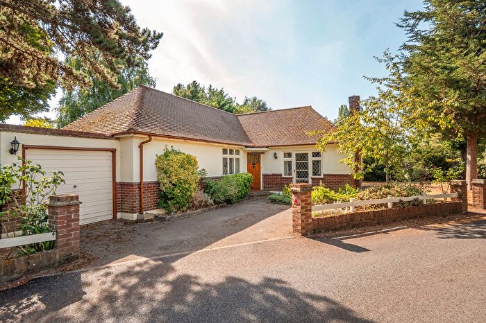 3 Bedroom Bungalow For Sale In Penton Hall Drive, Staines-Upon-Thames, TW18