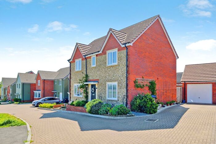 4 Bedroom Detached House For Sale In Gibson Place, Longhedge, Salisbury, SP4