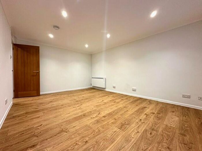 2 Bedroom Flat To Rent In Ozier Court, Saffron Walden, CB11
