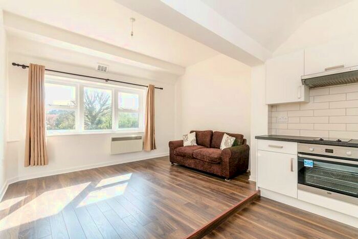 Studio To Rent In Rodway Road, Bromley North, Bromley, BR1