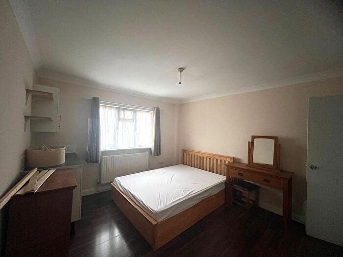 7 Bedroom Semi-detached House To Rent In Central Avenue, Hayes, UB3