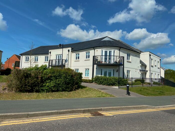 2 Bedroom Apartment To Rent In Langford House, Waterlooville, PO7