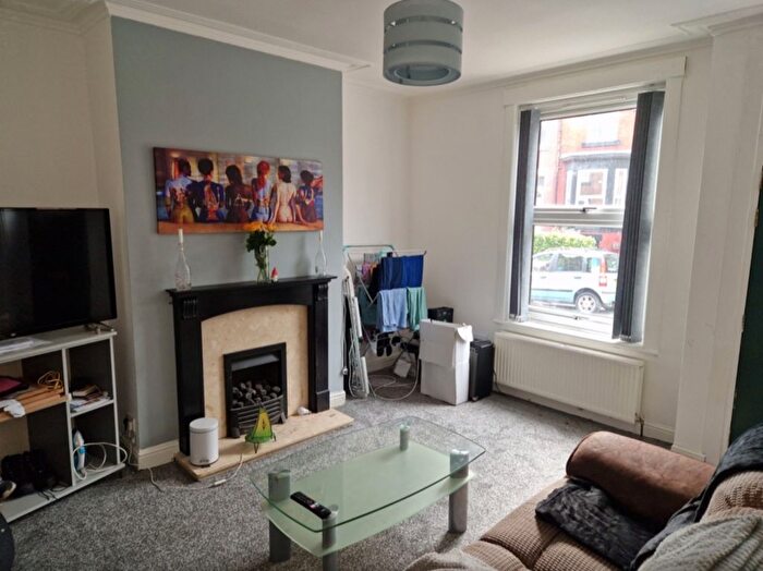 2 Bedroom Terraced House To Rent In Thornville Road, LS6