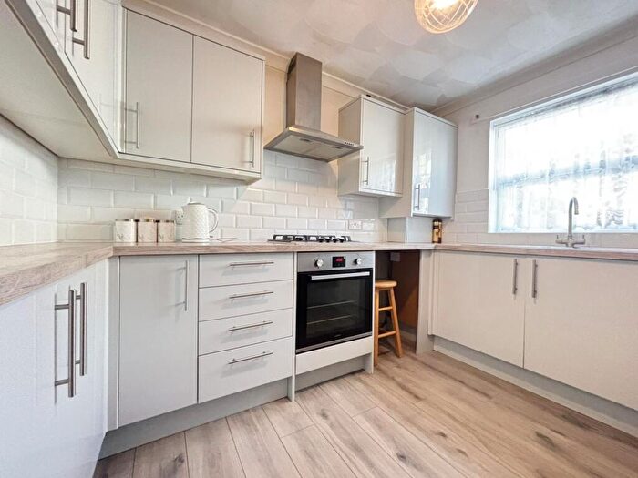 3 Bedroom House To Rent In High Street, Greenhithe, DA9