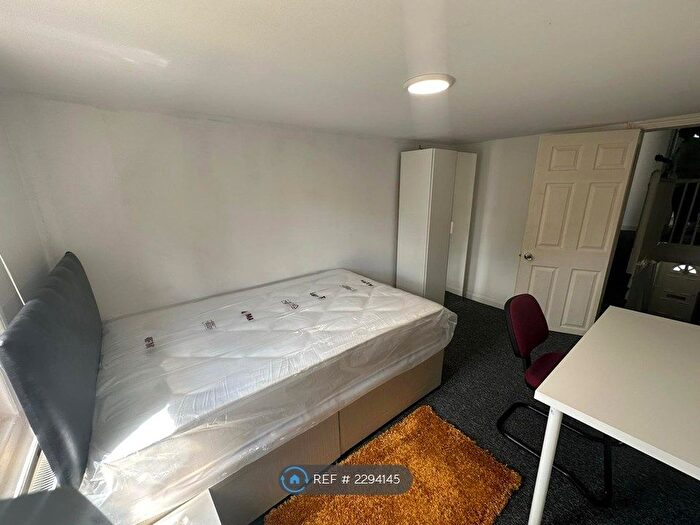 4 Bedroom Terraced House To Rent In Blenheim Road, Reading, RG1