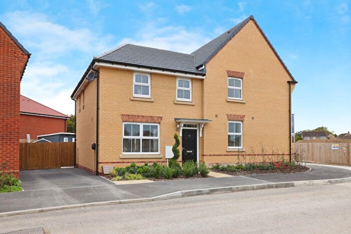 3 Bedroom Semi-detached House For Sale In Foxglove Crescent, Shaftesbury, SP7