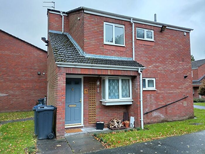 2 Bedroom Maisonette To Rent In Bowling Green Close, Erdington, Birmingham, B23