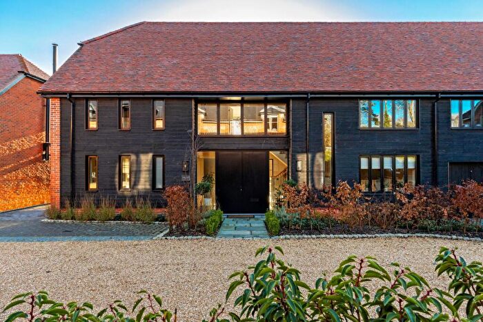 4 Bedroom Semi-Detached House For Sale In The Barns, Church Farm, Sparsholt, SO21